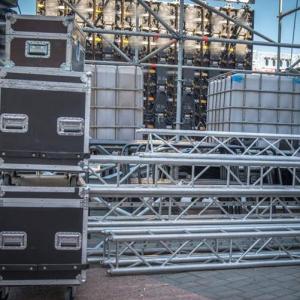 The Hard Work Behind the Scenes: Setting Up a Live Concert Stage with the Right Equipment